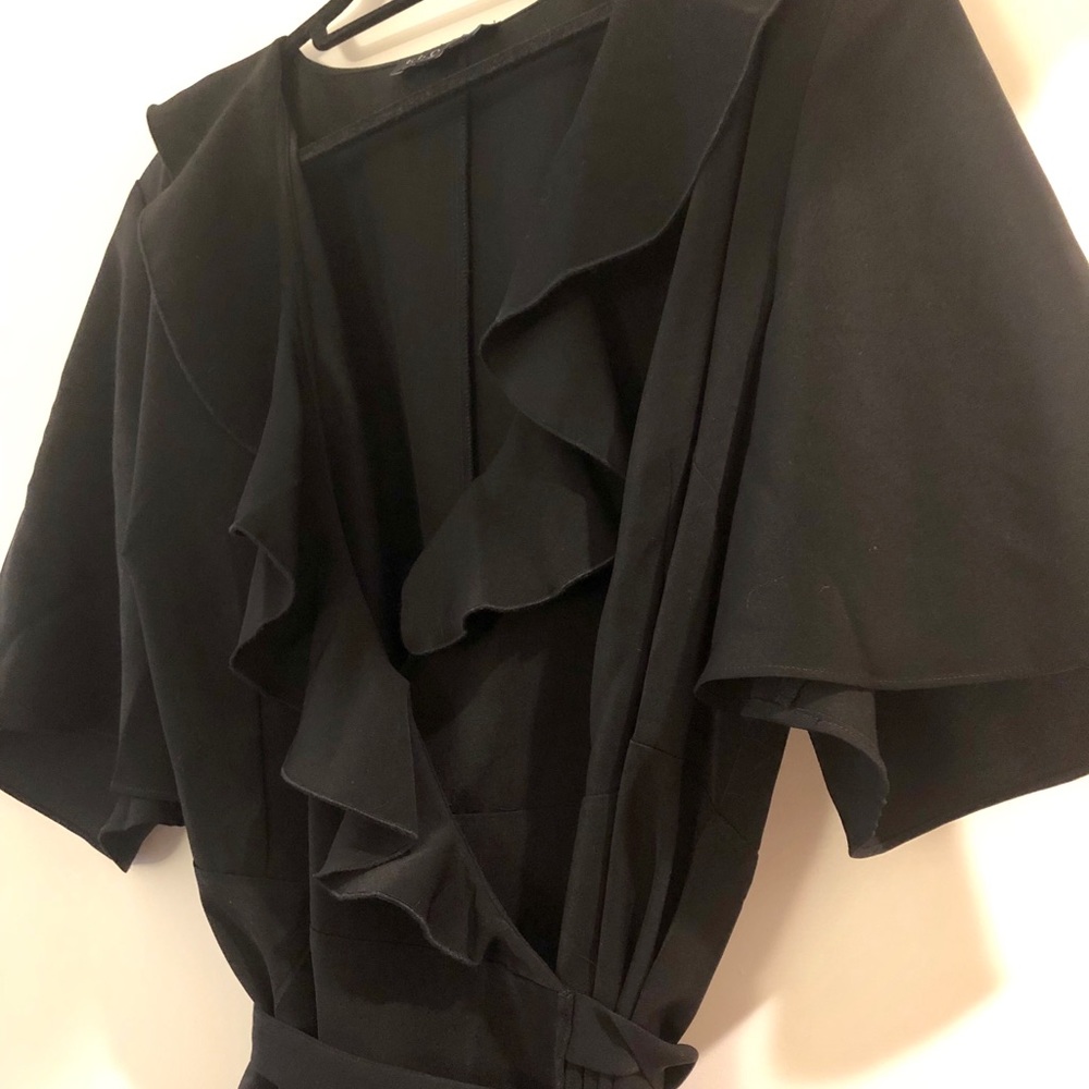 Fluttery-sleeved LBD